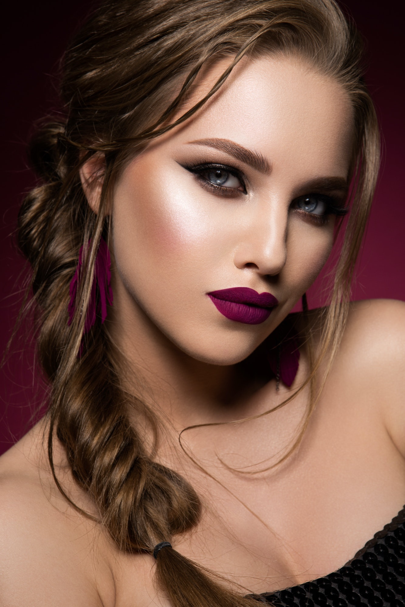 make up glamour portrait of beautiful woman model with fresh makeup and romantic hairstyle .jpg